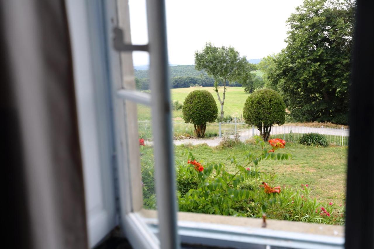 Chateau De Villeneuve - Montolieu Kültér fotó