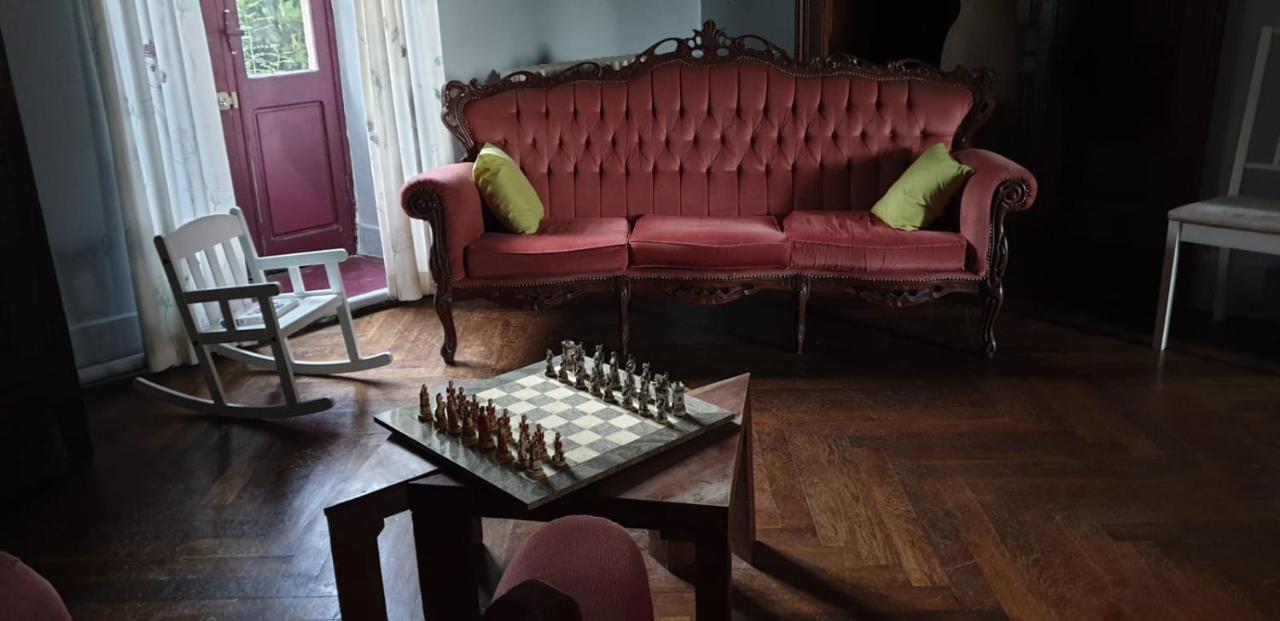 Chateau De Villeneuve - Montolieu Kültér fotó